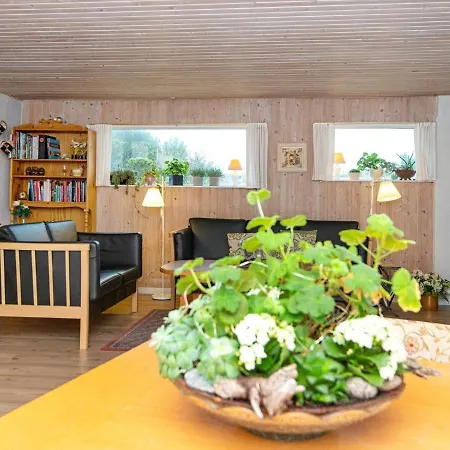 Casa de Férias 7 Person In Hvide Sande-by Traum